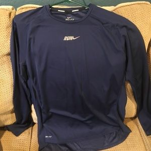 Nike Dri Fit navy blue top men’s, large